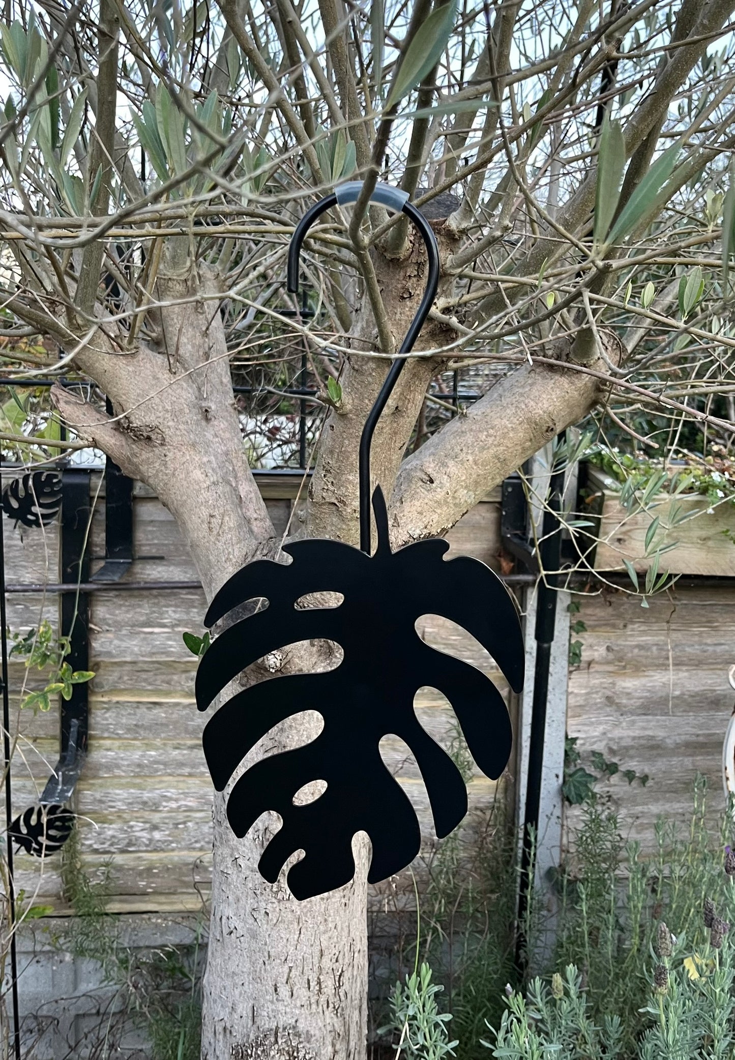 Decorative hanging leaf