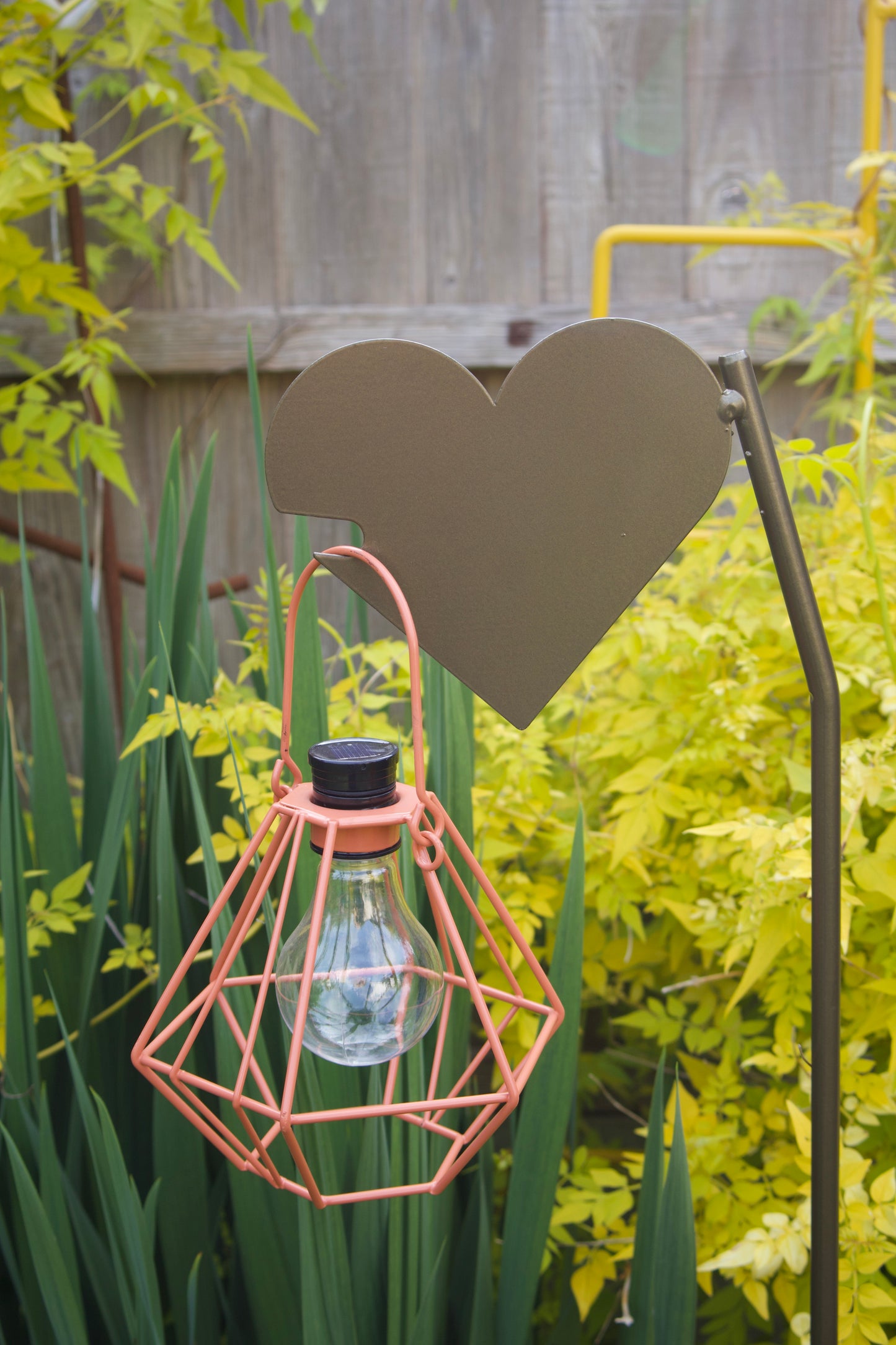 Standing heart hook