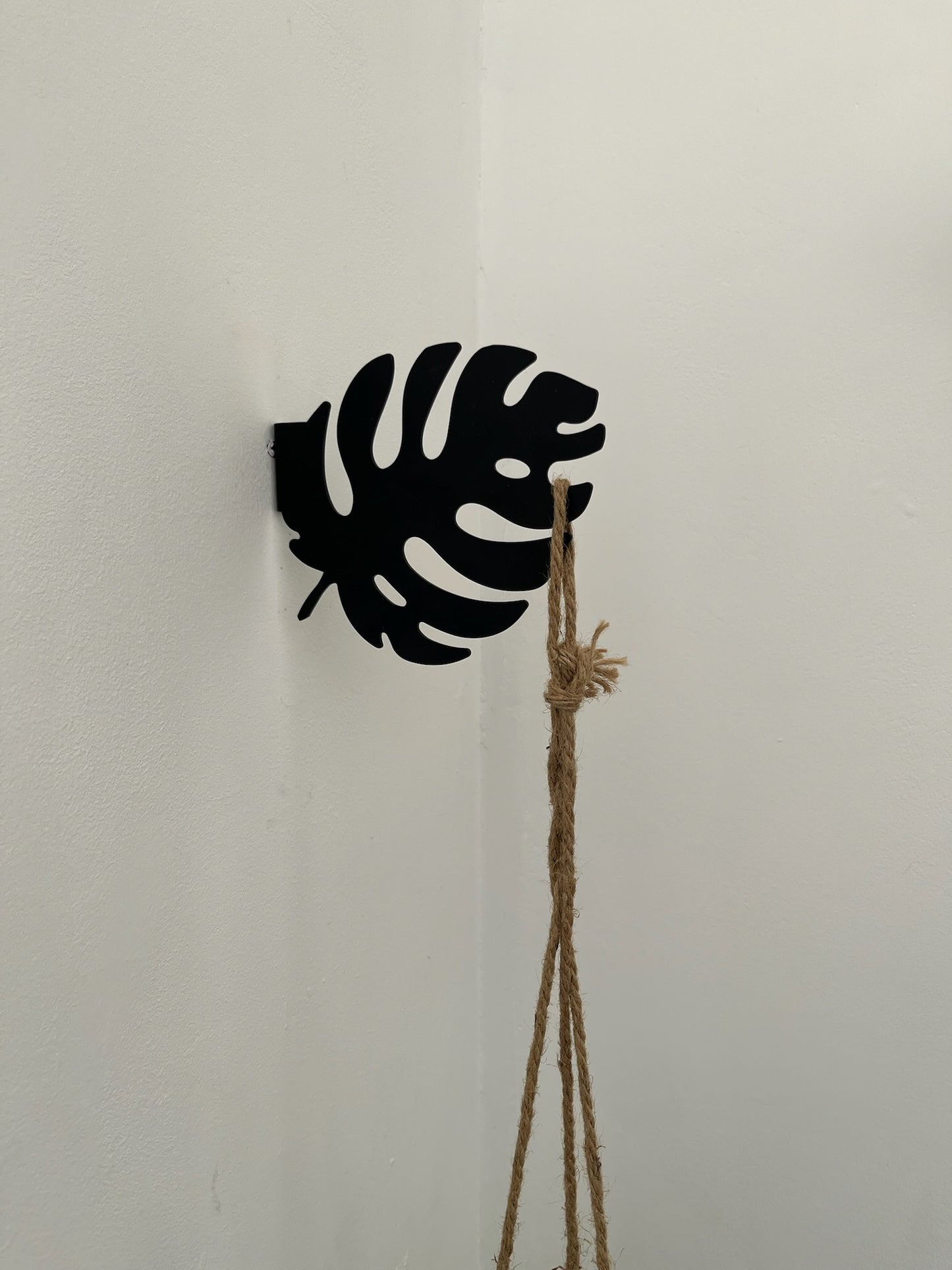 Leaf shelf or hook