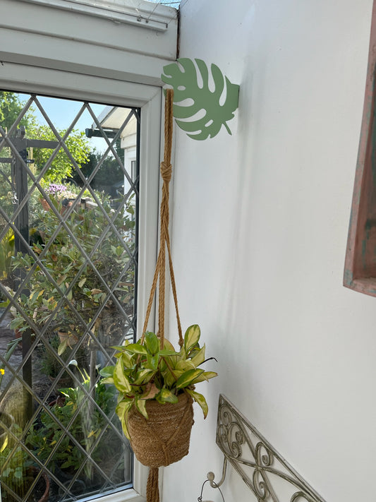 Leaf shelf or hook