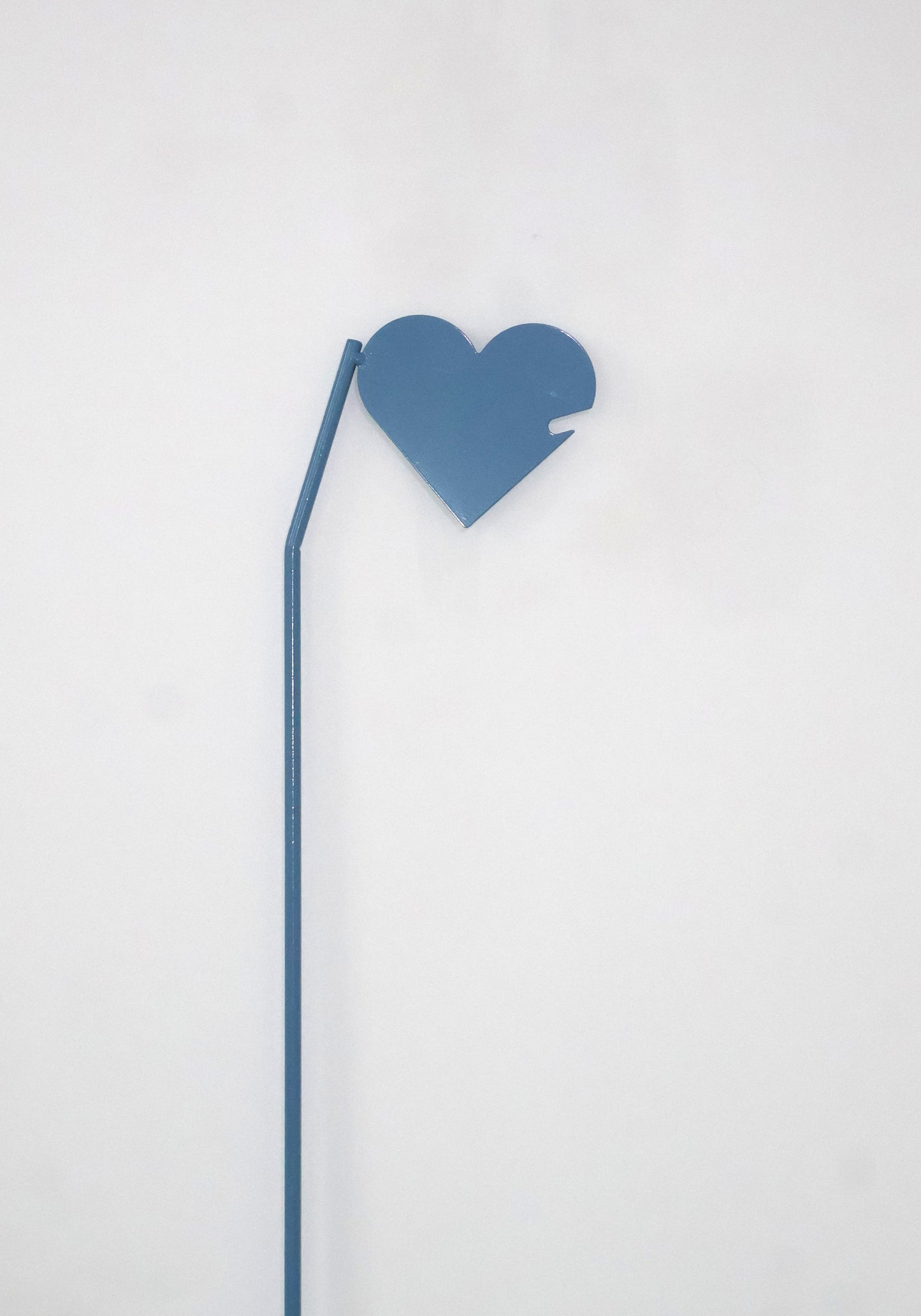 Standing heart hook