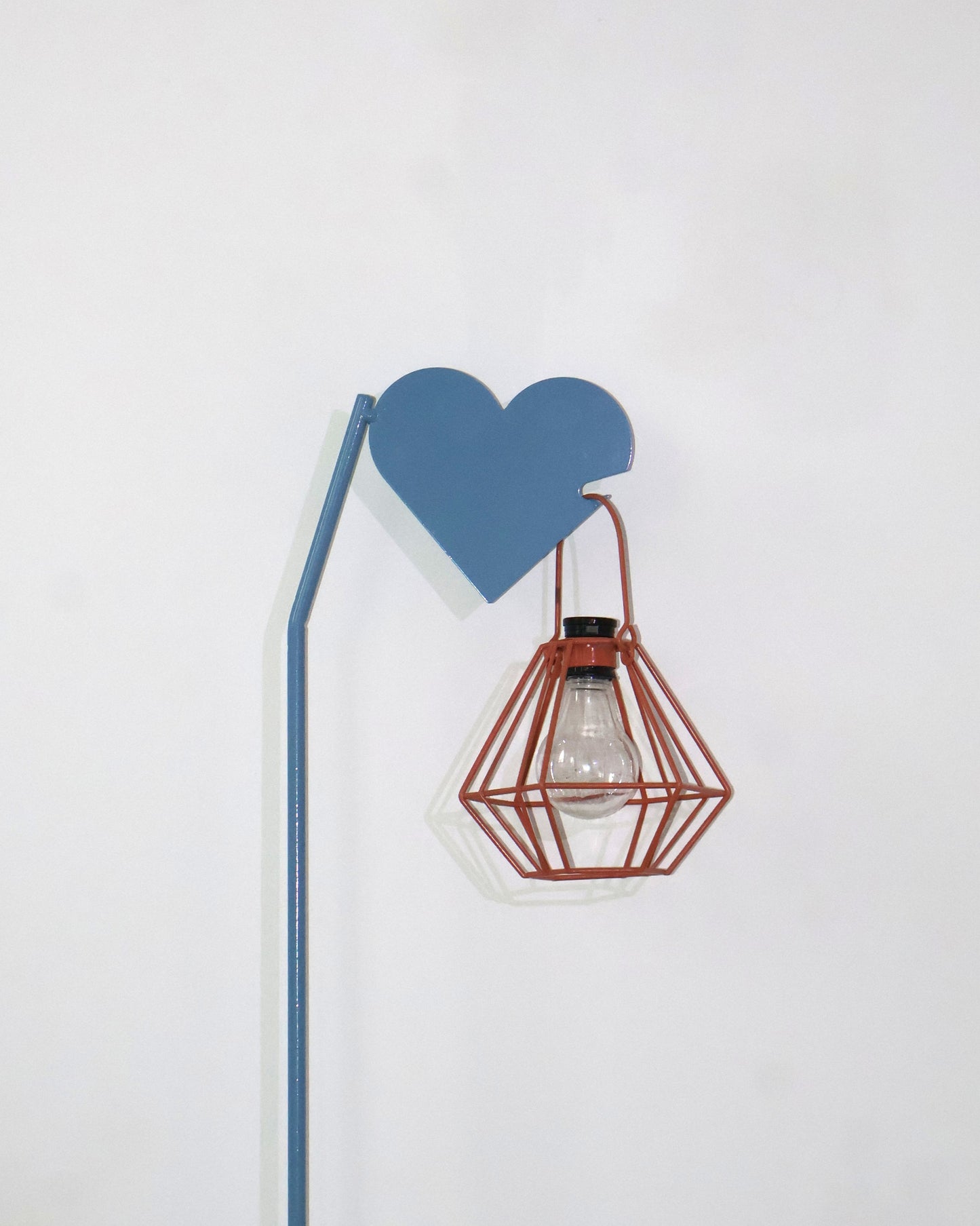 Standing heart hook