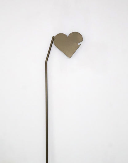 Standing heart hook
