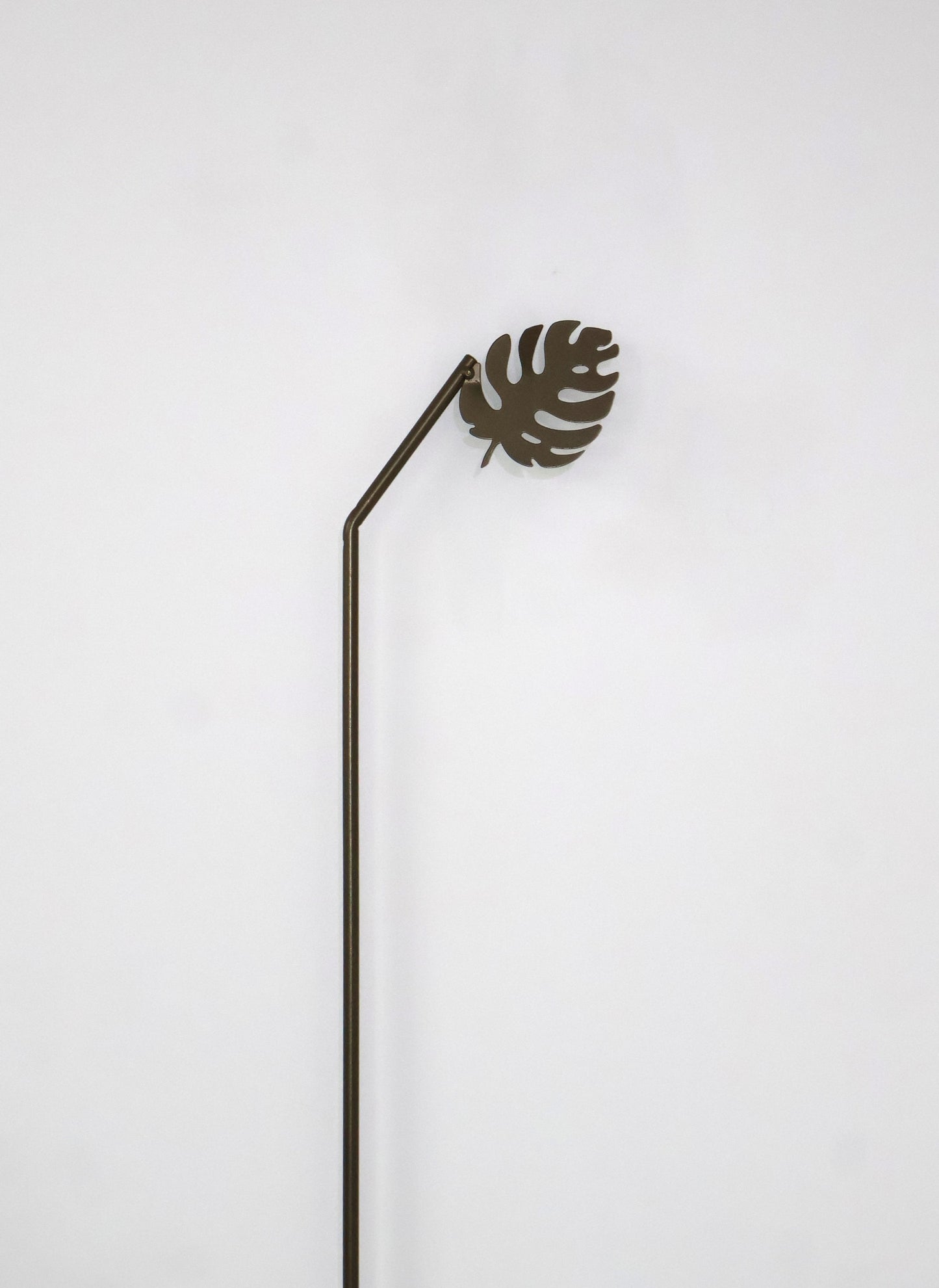Standing leaf hook